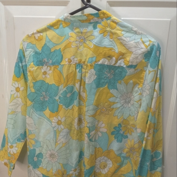 Alfred Dunner Sheer Floral V Neck Blouse Size 12 - Picture 5 of 5